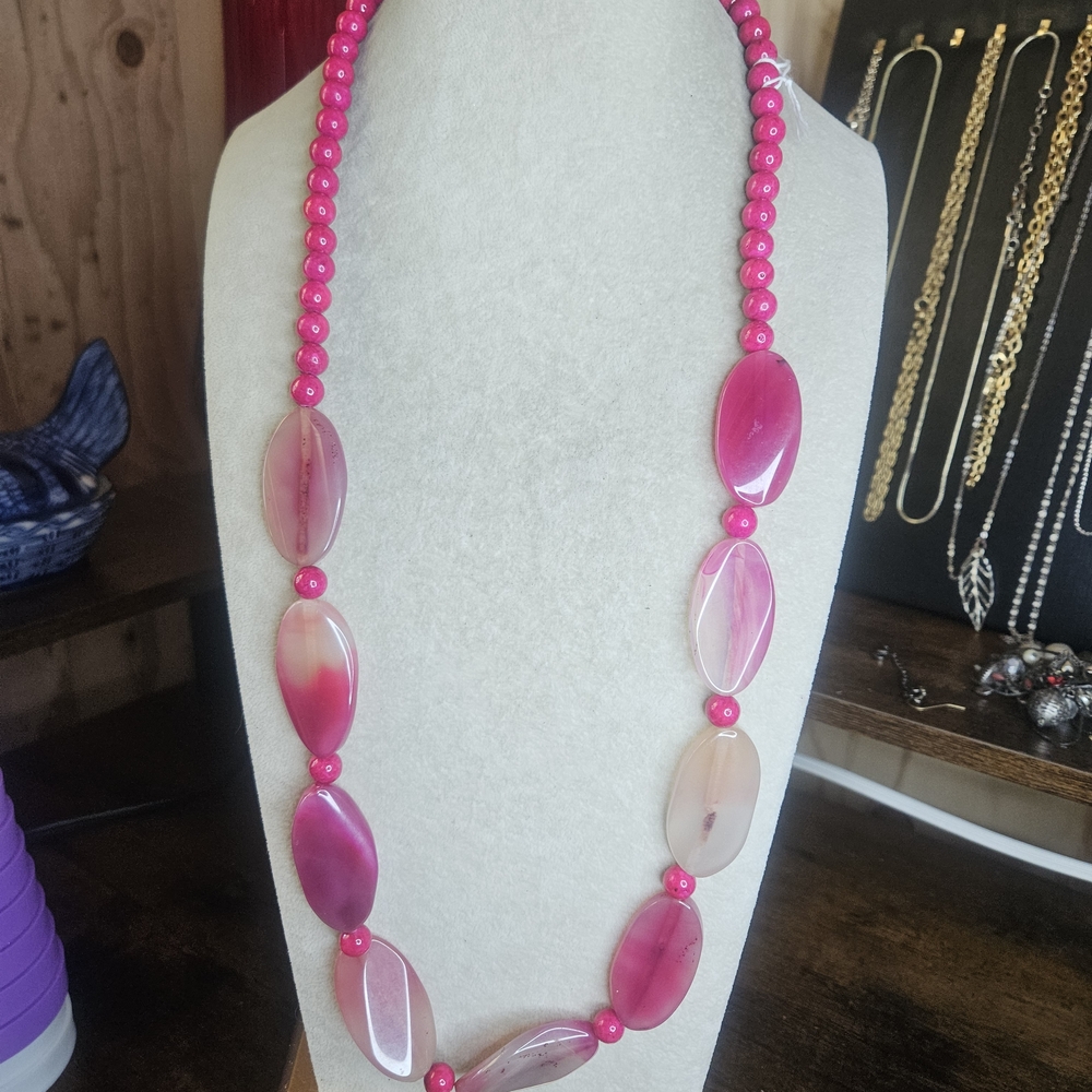 Elegant Pink Beaded Necklace